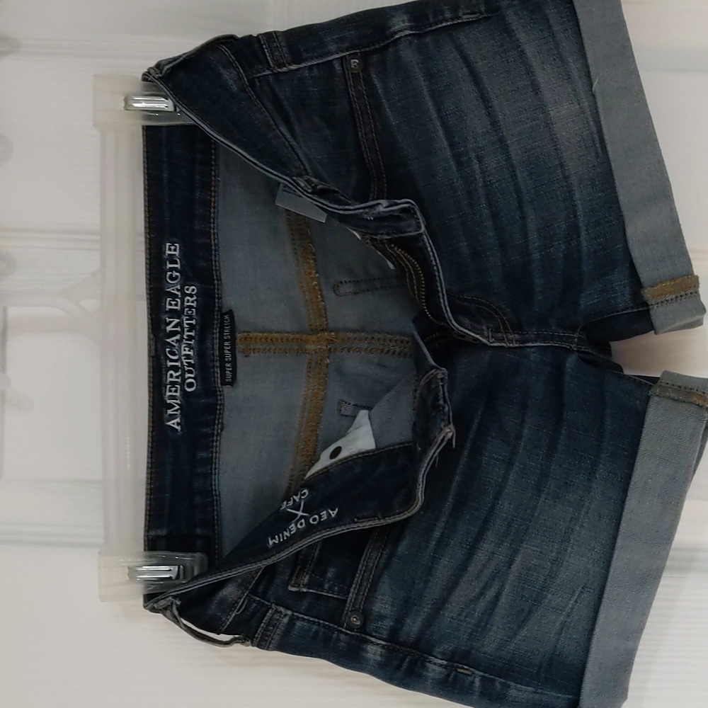American Eagle Midi shorts